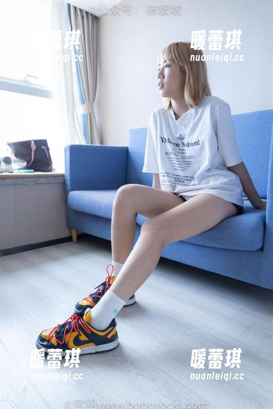 BoBoSocks袜啵啵 - 听说芝士的《薄肉丝》图集味道不错，快来瞧瞧！