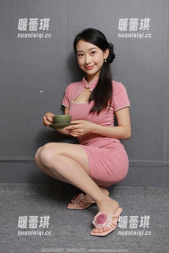 IESS异思趣向 - 包臀裙+OL=婉苹，其实只是借用了一点职场风的外衣，高清写真真绝了!