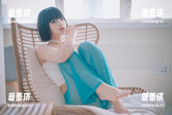 在纯白中寻找自己——Jenny(정제니)的DJAWAType95Cos照大揭秘