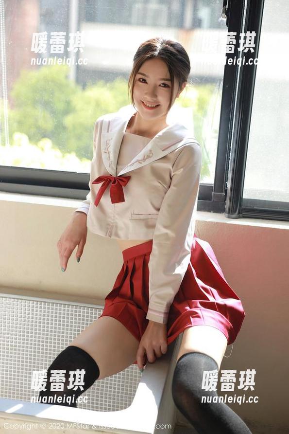 MFStar模范学院 - 资源分享：Cheryl青树浴室拍得像是无意，结果却很耐看