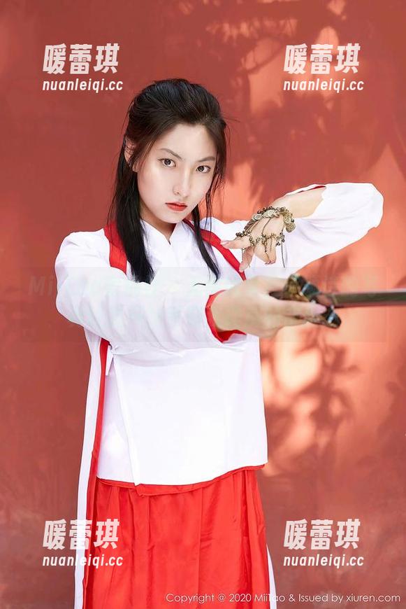 MiiTao蜜桃社-李颖诗 MiiTao蜜桃社 - 无袖修女?李颖诗的写真让我开始怀疑我理解的宗教…