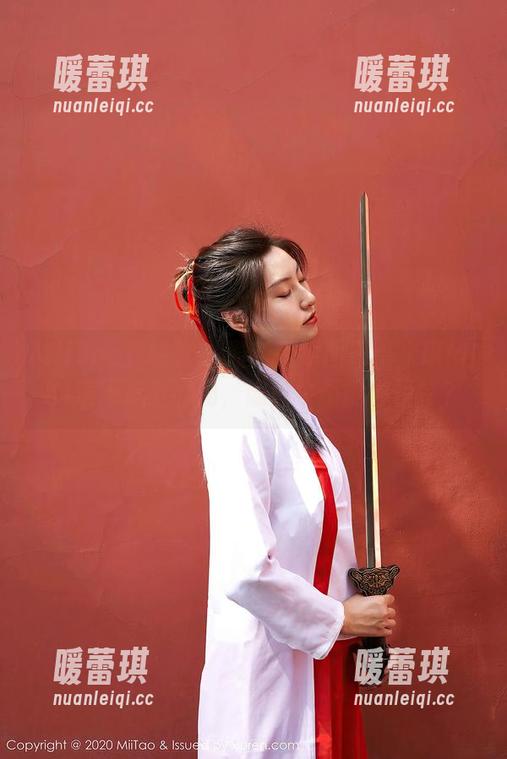 MiiTao蜜桃社-米琪MIKI MiiTao蜜桃社 - 最新奶牛图册:米琪MIKI演绎造型时尚,谁说牛不能当模特?