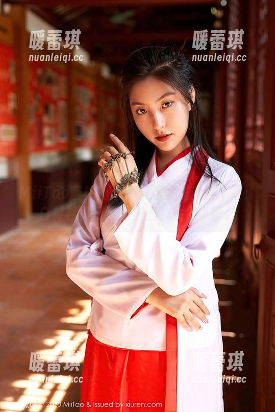 MiiTao蜜桃社 - 你没有见过的雪千寻：白衬衫搭配高清美图，太绝了吧。