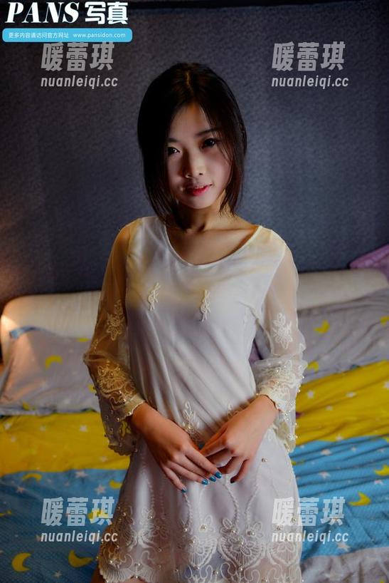 PANS写真-安安 PANS写真 - 本以为只是眼镜,最新图册里的安安,让它变得乖巧又迷离,值得细细品味。