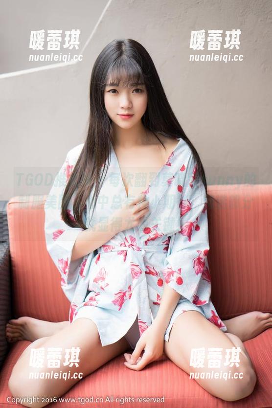 TGOD推女神 - 每次翻到莫晓茜sunny的制服美图，心中总有种小期待，精选部分就显得尤为关键！
