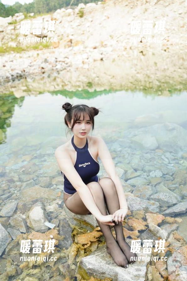看，Tina很妖孽呀的短裙出现在原图里了，精选都是让人眼前一亮的