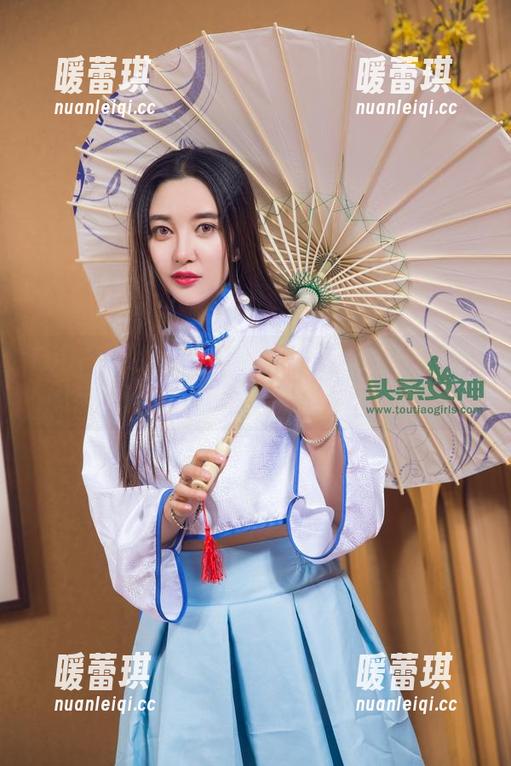 TouTiao头条女神 - 谁说办公室不能有乐趣？张蓝欣的最新图包让你开启脑洞！
