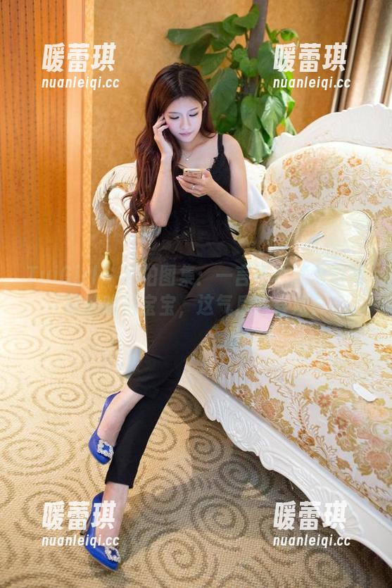 TuiGirl - 私拍图集：一言不合就爱穿网袜的哈尼宝宝，这气质我喜欢！