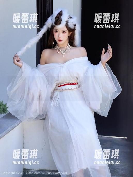 Xiuren秀人网 - Egg尤妮丝泳池精选：水中优雅与滑稽的完美融合