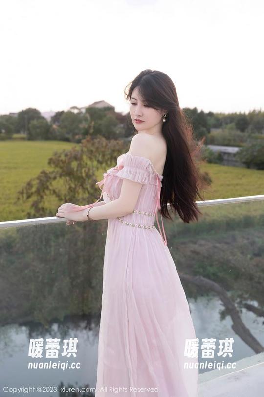Xiuren秀人网 - 厨娘变身，静颜宁的“面条舞”写真合集，不只会做饭哦！