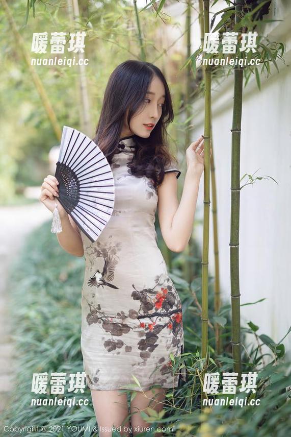 YouMi尤蜜荟 - 啧，心上可Flora的天台全套原图，真想看个过瘾！