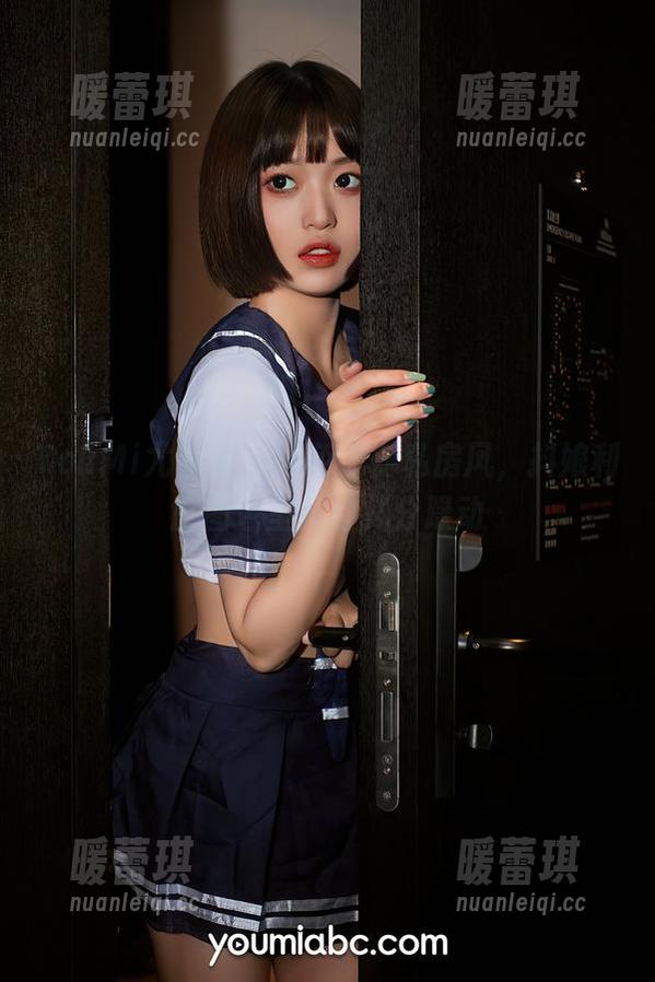 YouMi尤蜜荟 - 黑色派对私房风，抖娘利世图包里藏着几分躁动