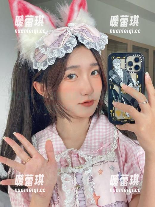 看了roroki骷髅姬办公室的新写真，真让人想在工作时悄悄偷瞄！