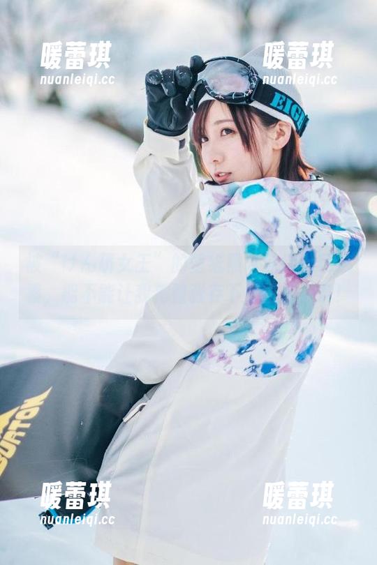 被“けん研女王”的壁纸照片迷得七荤八素，能不能让我把整张存下来慢慢欣赏！