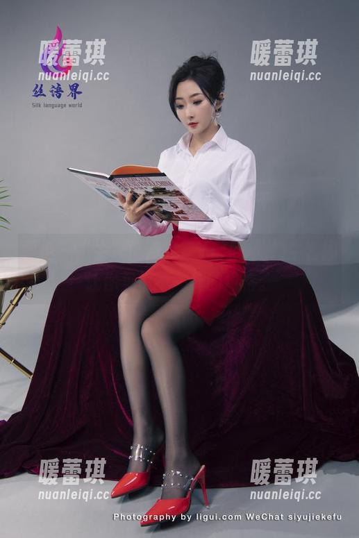 丽柜-Vicky 丽柜 - “牛”气冲天,Vicky的奶牛套图让你见识不一样的风格。