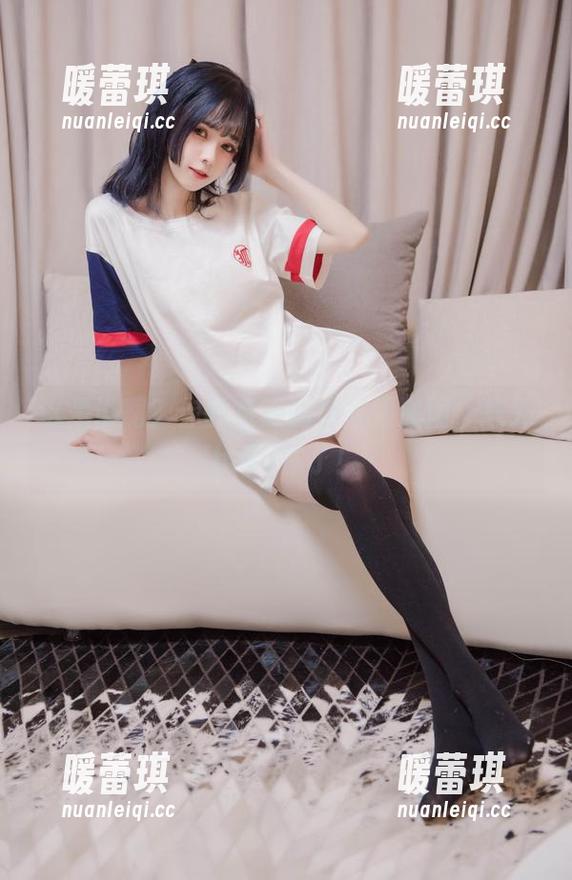 这是谁啊？你的负卿的体操服原图，意外hold住了！