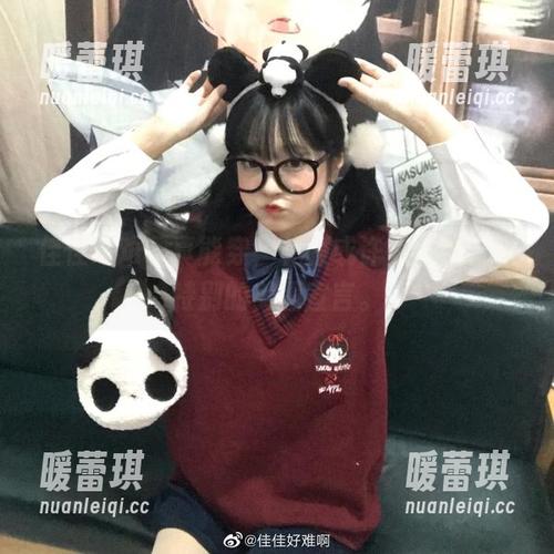 佳佳好难啊真能穿，礼服或许是这世上最特别的美图宣言。