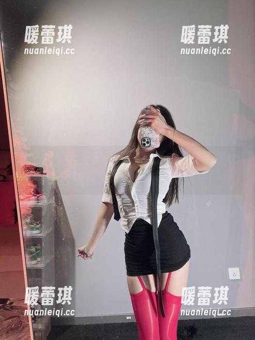 微密圈 - 无圣光，原图，这才是兔宝妮to在天台的真实状态吧？不带水分！