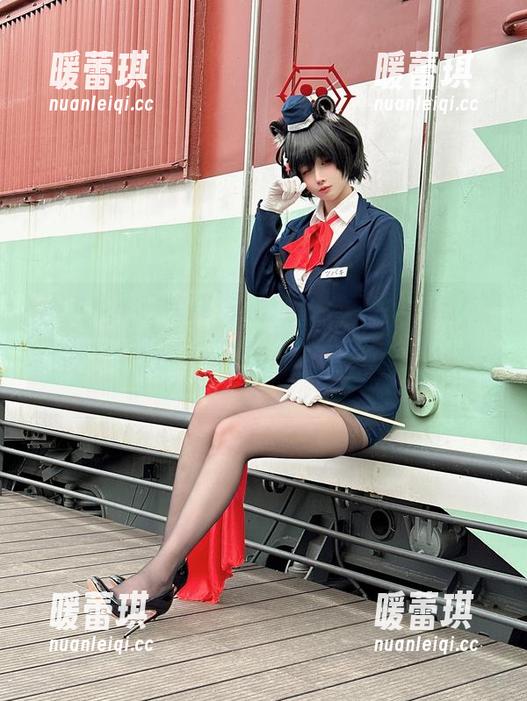 凉凉子rioko 这居家版埃吉尔居然能在凉凉子rioko的镜头下活过来?图片里透着一丝无意的浪漫。