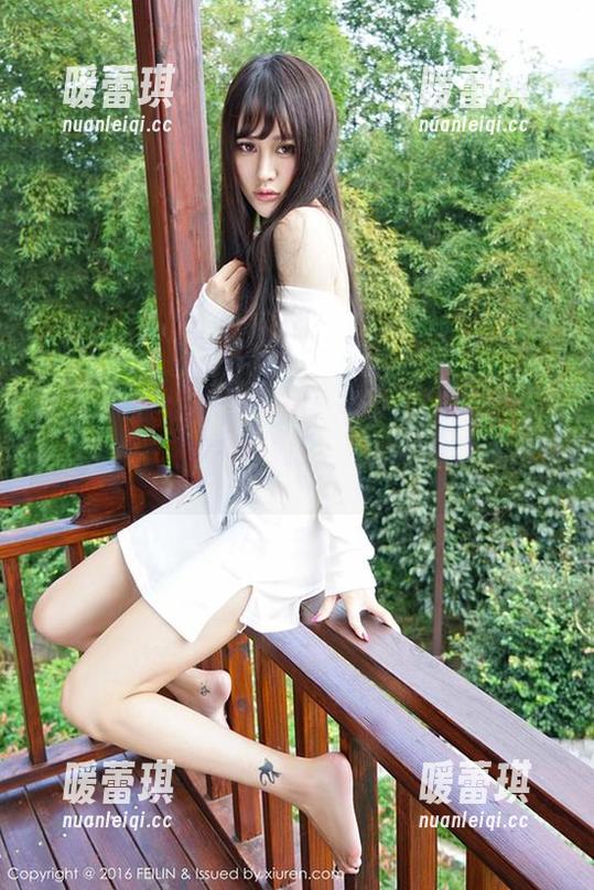 嗲囡囡 - 陈雅漫VICKY说她的眼镜是一种态度，而她的写真作品，无疑是更深的表达。