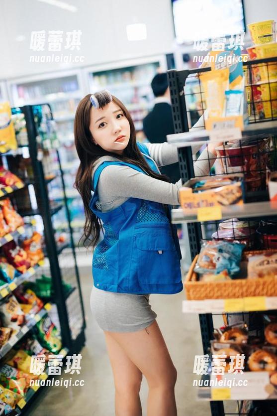 孙乐乐(손예은)最新出击，DJAWA圣诞特别篇2021，图片看得我一阵困惑，不知道应该先看哪里。