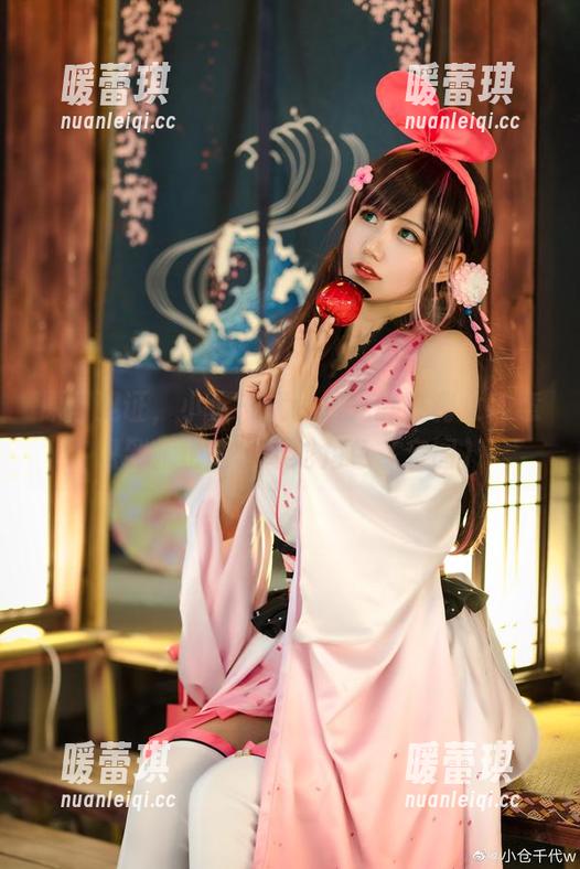 原图见证，小仓千代w从光鲜胜利女神意识到她也能玩毒蛇角色（套图）