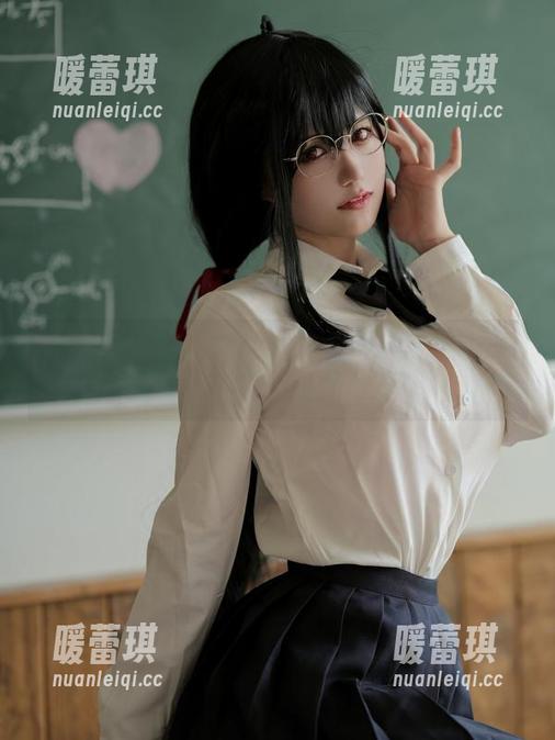 你见过小仓千代w的私拍作品吗？那油亮得像刚刚擦过的车！