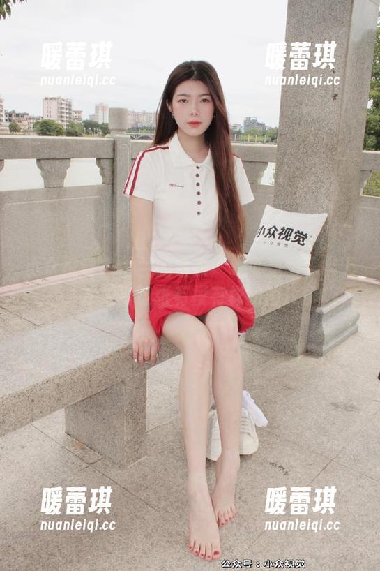 小众视觉-兰兰 小众视觉 - 兰兰的毛衣:我可是图了半天,才拍出这张有模有样的图片!