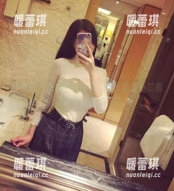 微密圈 - 总想着这吊带白丝，结果小芯酱的写真又让我想歪了...