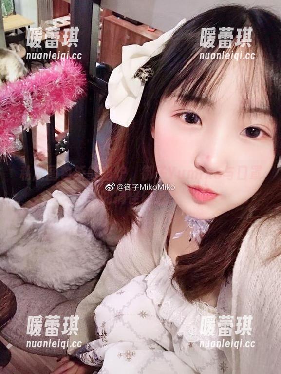 私房图包新鲜出炉，御子Yumiko与口罩的搞怪碰撞！