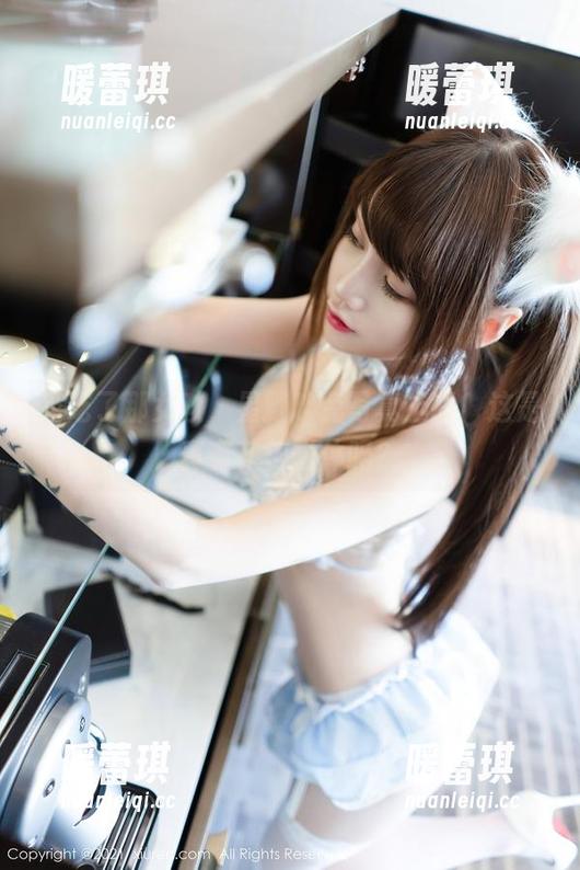 花吃了那女孩，星野咪兔写真上线！这是真有花神附体吗？