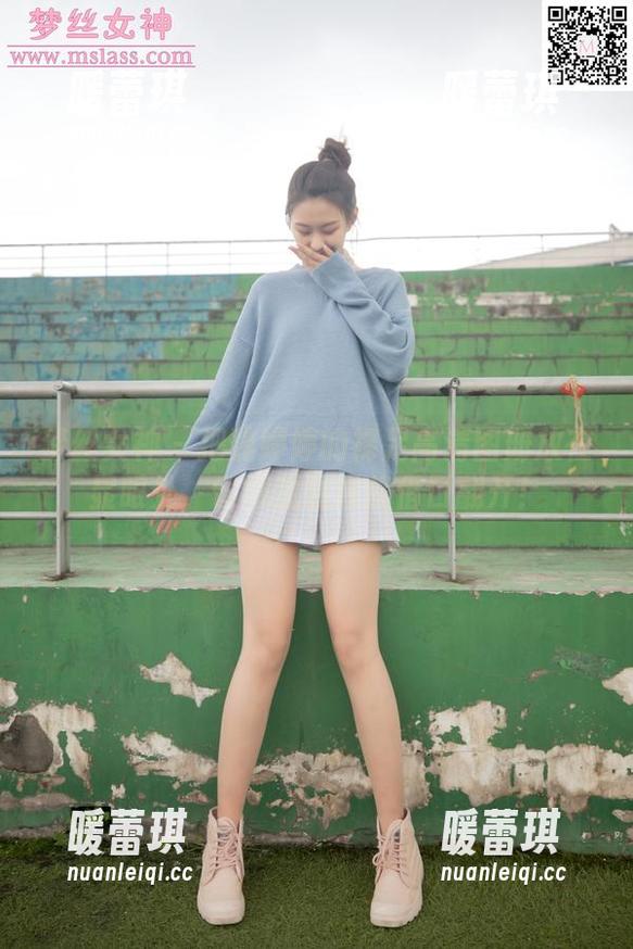 梦丝女神 - 把魏婷婷的裸足高清图册放在显眼处，省得我随时找借口翻开！