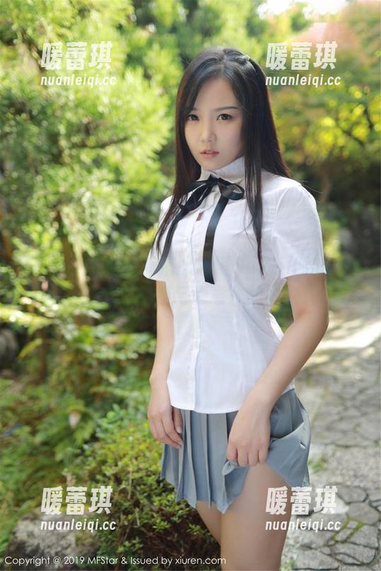 模范学院 - 短裤搭配思淇Sukiiii的气质，完全是“优雅与随意”的博物馆。