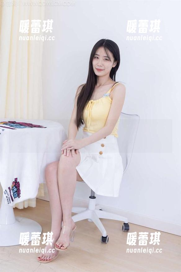 物恋传媒 - 空姐职业梦：elise套图卷起你的心头小鹿