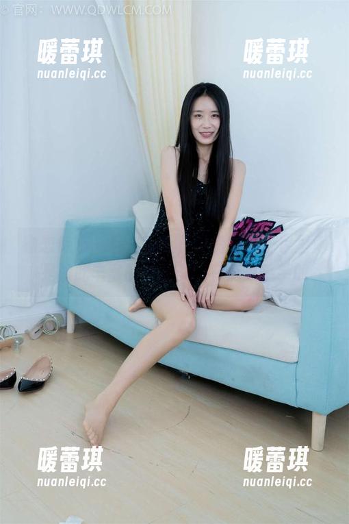 物恋传媒-小晴 物恋传媒 - 目光所及,小晴的袜子包里竟是如此丰富的满足,我有点晕乎乎的
