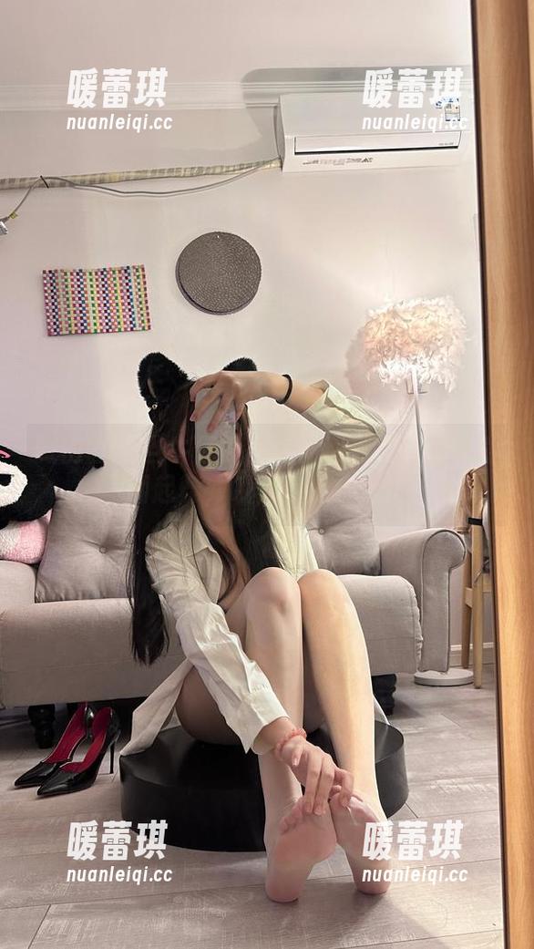 玫桃泡芙 微密圈 - 当牛仔裤在玫桃泡芙的私拍中翩翩起舞,哦,资源快来!