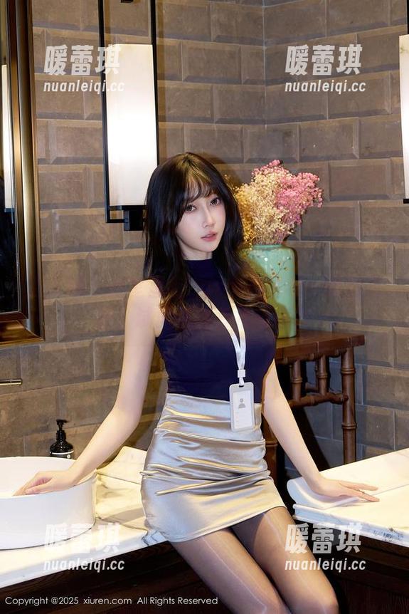 秀人网 - 教室里有Carol周妍希：原图更新，试问谁能专心听讲？