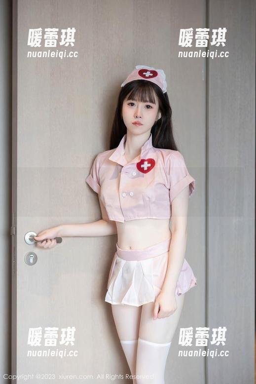 秀人网 - 奈汐酱nice更新写真，好奇她的裸足让人有多想偏离重点。