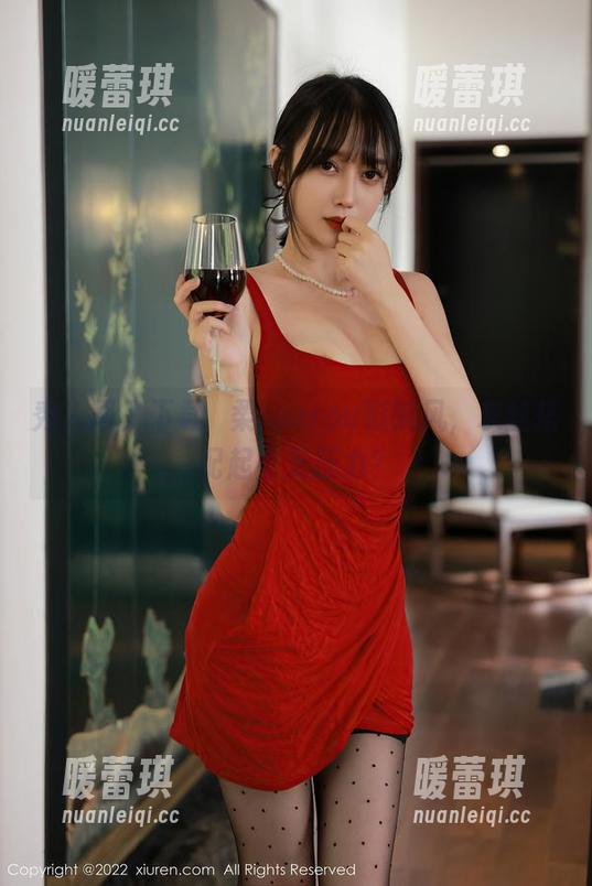 秀人网 - 下载媃柔rourou影院风，灰丝搭配起立无压力？