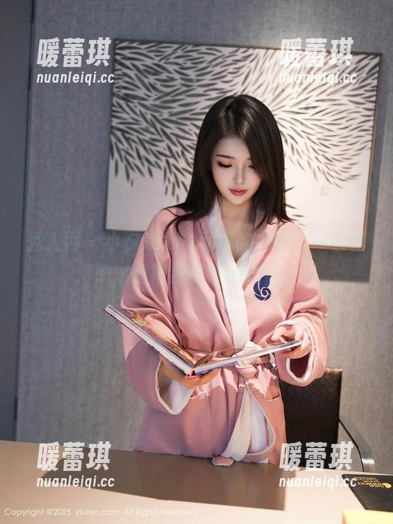 秀人网-小夕Kitty 秀人网 - 小夕Kitty私房的白裙:一条裙子,值得我打卡的理由。