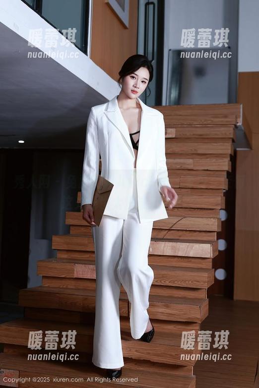 秀人网 - 免费的果儿victoria夏日，奈何这光线也太没诚意了吧？