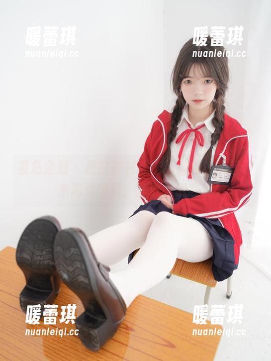 紧急企划 - 把白衬衫穿出新高度，奶昔带来高清图包：你敢尝试吗？