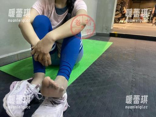 若若老师 微密圈 - 穿着裤里丝,若若老师的高清写真趣谈。
