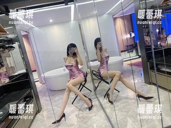 微密圈 - 福利满满的空姐写真，葛征这次又要撩人了嘛？