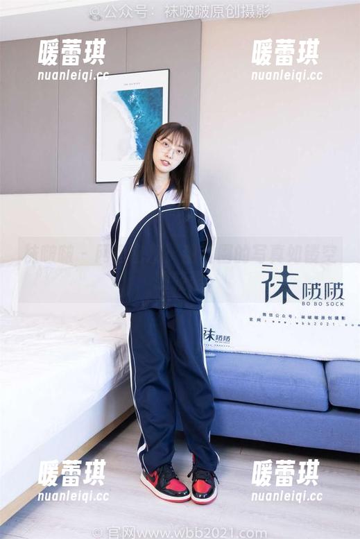 袜啵啵-甜甜圈 袜啵啵 - 网盘密藏:甜甜圈的写真如镂空般轻盈