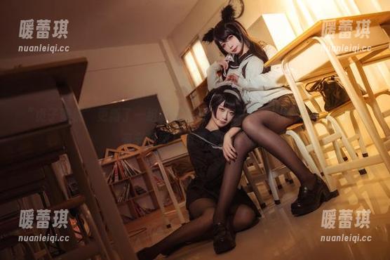 “贞子蜜桃”更新了一组制服美图，我在想，这种美图能不能没有书包而只有零食陪伴呢？