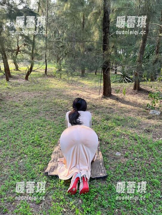 迷人的五姨太 微密圈 - 迷人的五姨太的肉丝心动,照片流露出一丝微妙的暧昧。