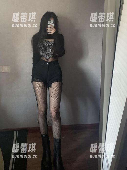 陈佩奇 微密圈 - 图包中的红色兔子,有种冲动想养一只—只要陈佩奇能帮我!