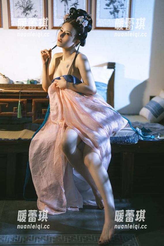 鹿八岁baby穿和服，这同样也是真实披风吧？顺便来点免费资源走一走！