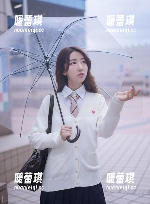 被黑川的牛仔裤惊艳到了，图包里的作品似乎多了点味道？